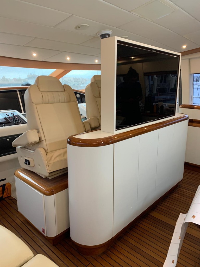 Rénovation meuble TV yacht